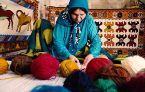 برگزاری نمایشگاه صنایع دستی با هدف توانمندسازی مادران و بانوان در اهواز